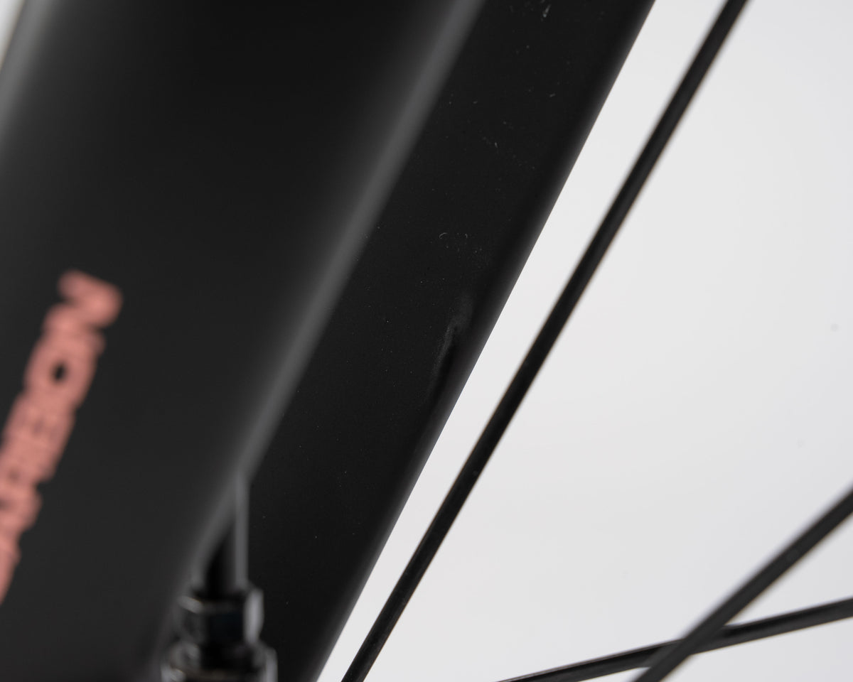 Demo | Kreissäge | Dope Grape | Shimano 105 Di2 | DT Swiss A1800 54