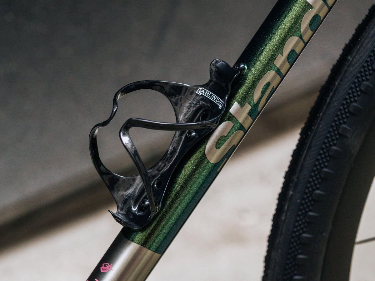 Arundel MANDIBLE Uni Weave Glossy | Carbon Bottle Cage - Standert Bicycles