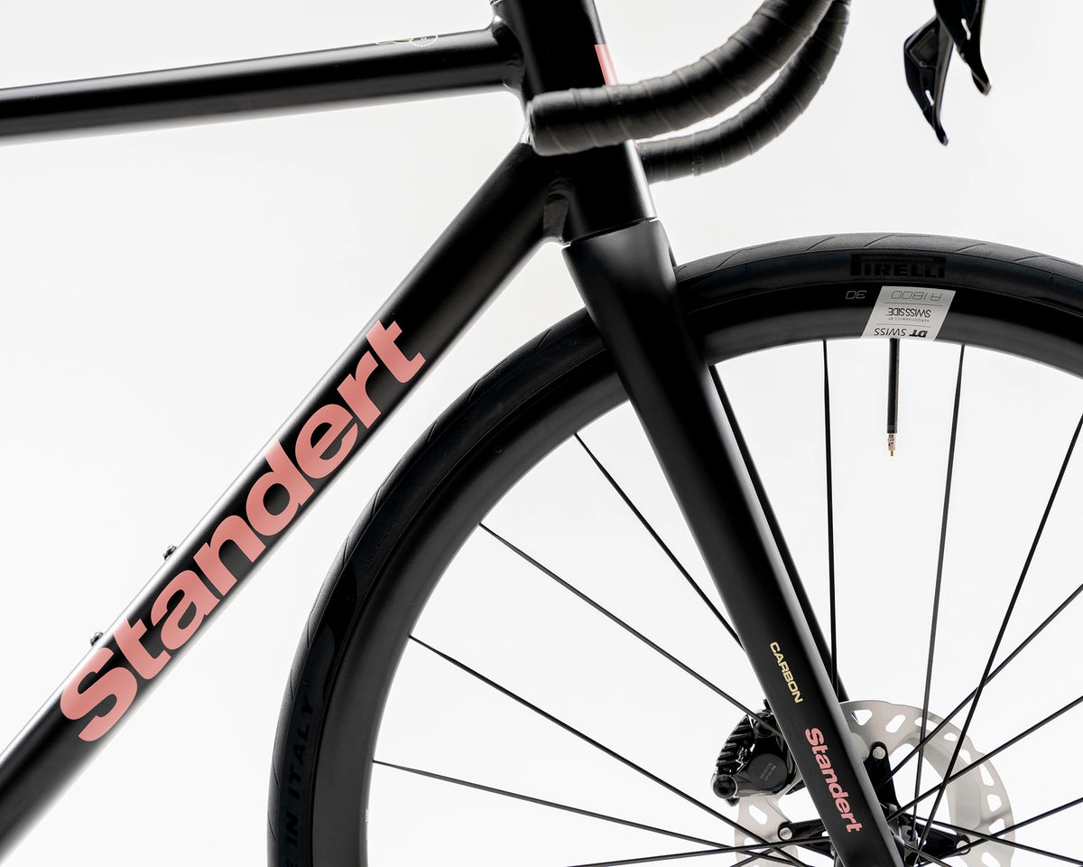 Kreissäge | Fly Black | Shimano 105 Di2 | DT Swiss A1800