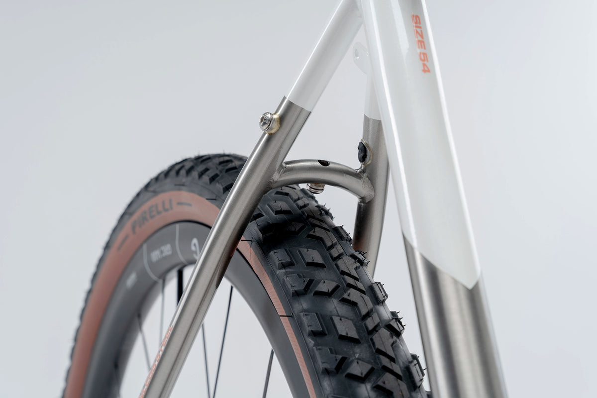 Erdgeschoss | White Rabbit | SRAM Force AXS XPLR w/ Powermeter