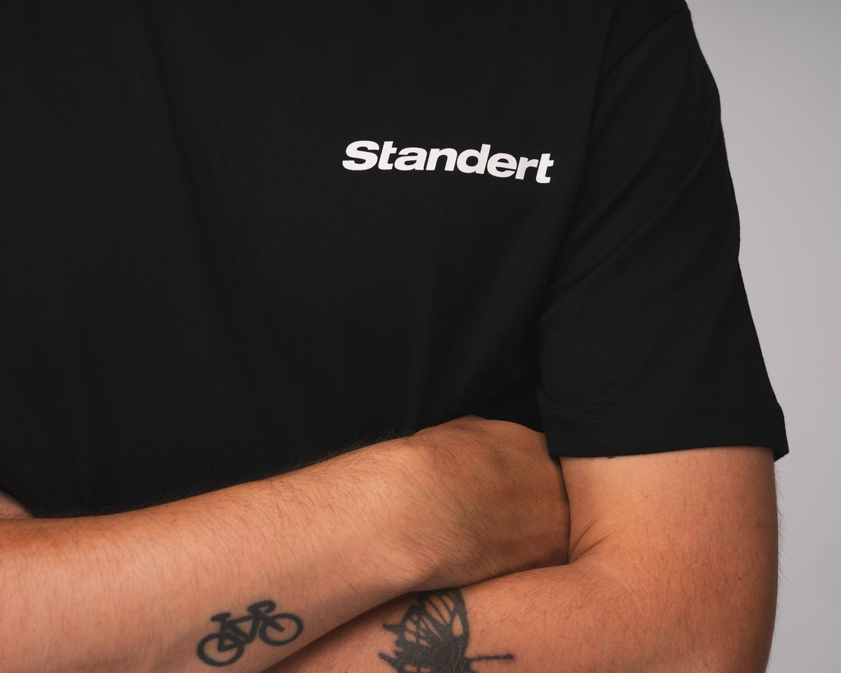 Standert T-Shirt | MY 26 | Black | Performance Logo